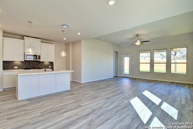 Image 5 of 23 For 1822 Pining Street