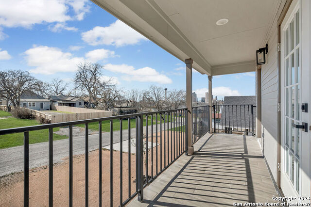 Image 10 of 13 For 918 Dawson St