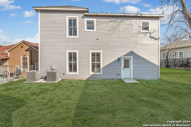 Image 12 of 13 For 918 Dawson St