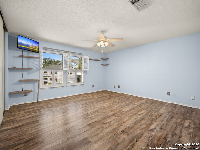 Image 22 of 36 For 422 Benetton Drive