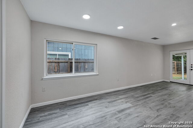 Image 10 of 35 For 5915 Lake Champlain