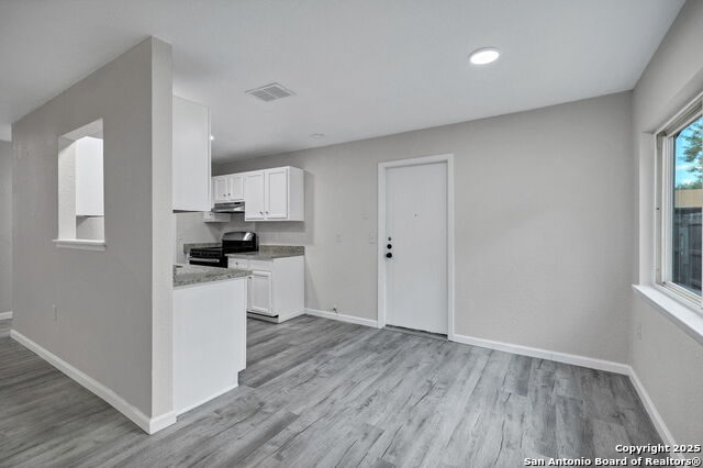 Image 14 of 35 For 5915 Lake Champlain