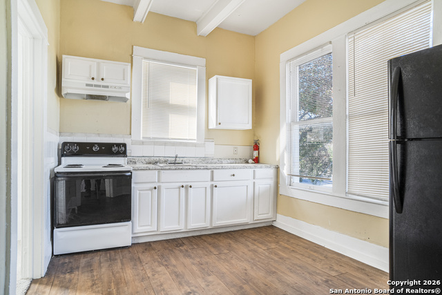 Image 15 of 31 For 1110 Ashby Pl W