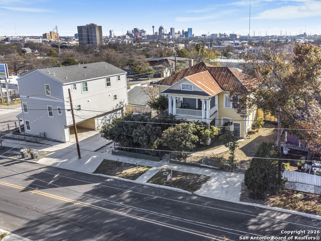 Image 22 of 31 For 1110 Ashby Pl W