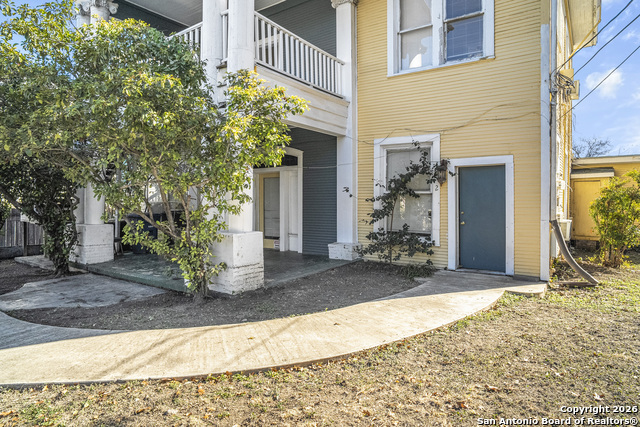 Image 5 of 31 For 1110 Ashby Pl W