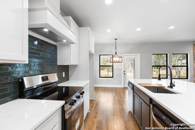 Image 11 of 37 For 181 Deerwood Circle