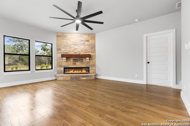 Image 15 of 37 For 181 Deerwood Circle