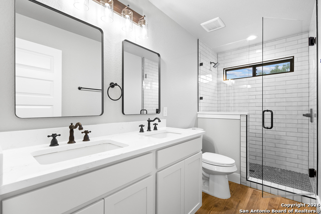 Image 24 of 37 For 181 Deerwood Circle