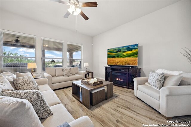 Image 16 of 50 For 25619 Poerner