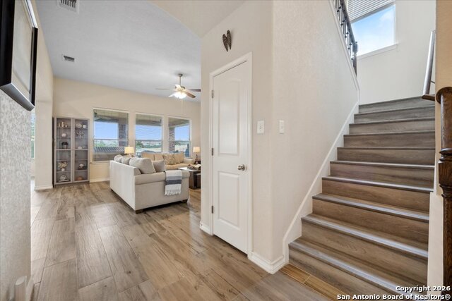 Image 31 of 50 For 25619 Poerner