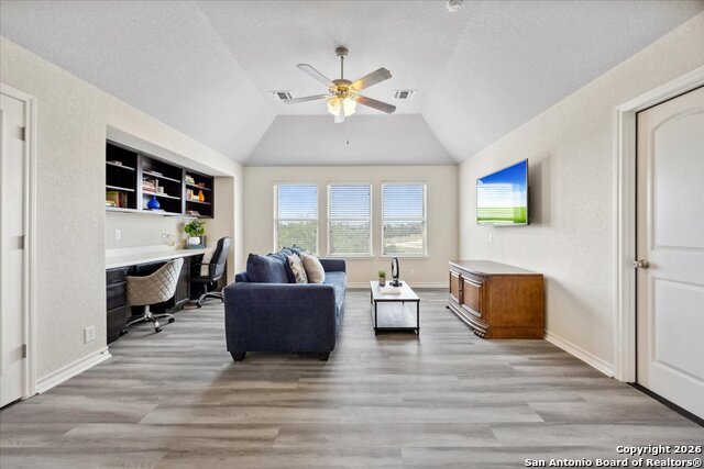 Image 34 of 50 For 25619 Poerner