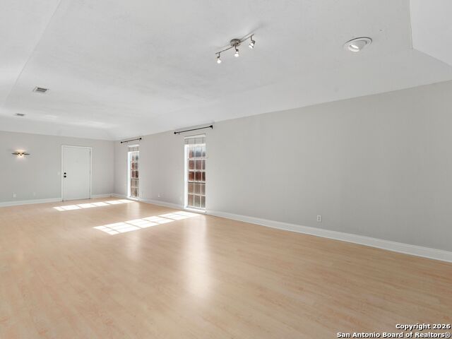 Image 16 of 32 For 8033 New Braunfels N # 106