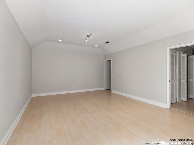 Image 21 of 32 For 8033 New Braunfels N # 106