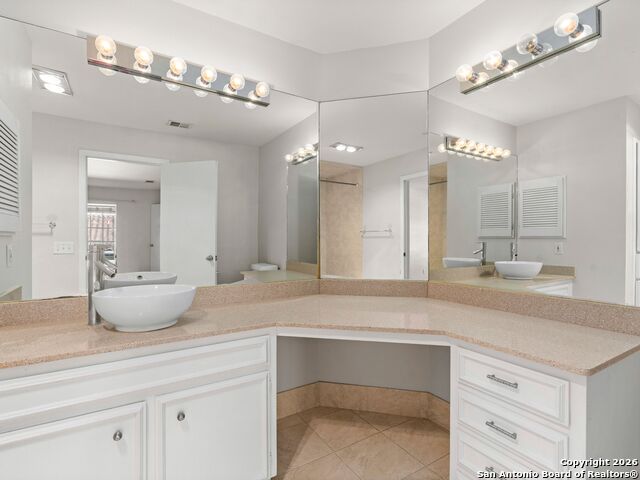 Image 22 of 32 For 8033 New Braunfels N # 106