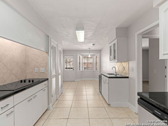 Image 7 of 32 For 8033 New Braunfels N # 106