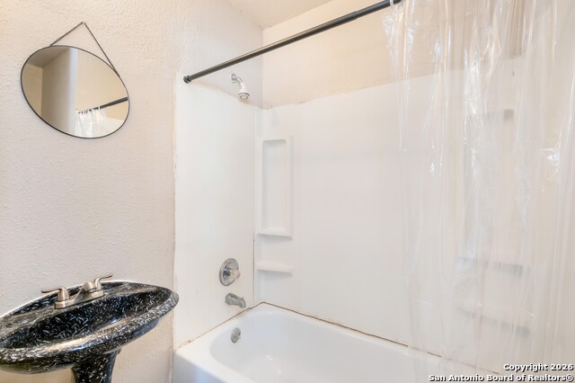 Image 16 of 31 For 5207 Overpool St