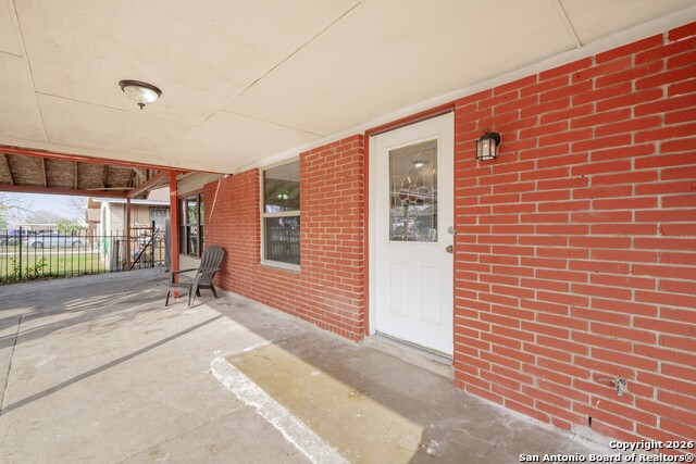 Image 4 of 31 For 5207 Overpool St