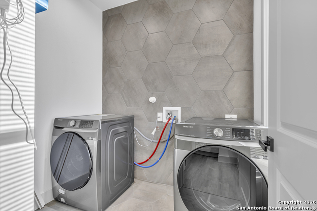 Listing photo id 8 for 810 Iowa  4