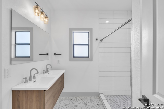 Listing photo id 17 for 810 Iowa  4