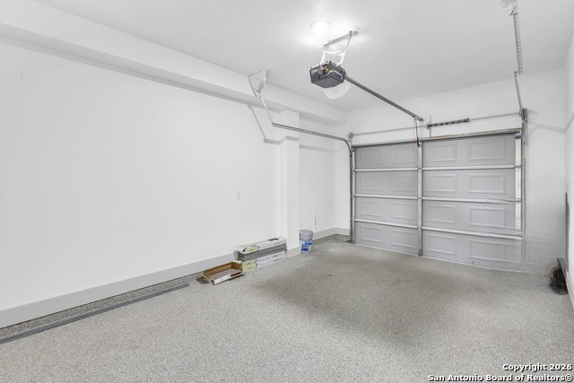 Listing photo id 21 for 810 Iowa  4