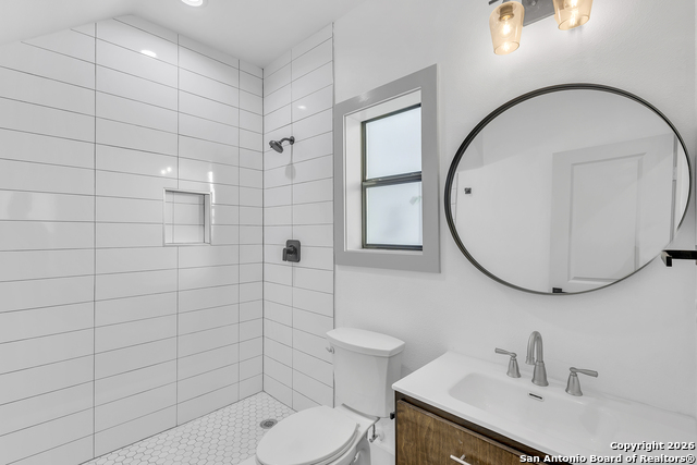 Listing photo id 24 for 810 Iowa  4