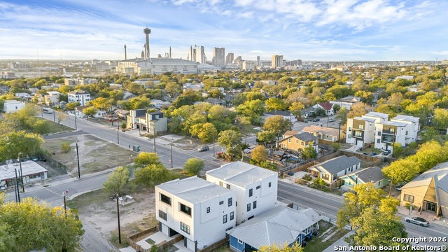 Listing photo id 28 for 810 Iowa  4