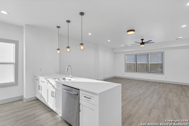 Listing photo id 3 for 810 Iowa  4