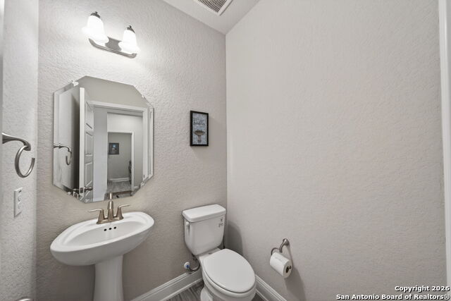 Image 19 of 41 For 2330 Olive  