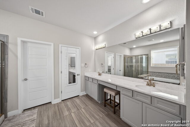 Image 22 of 41 For 2330 Olive  