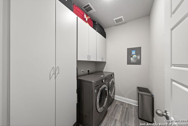 Image 36 of 41 For 2330 Olive  