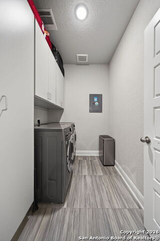 Image 37 of 41 For 2330 Olive  