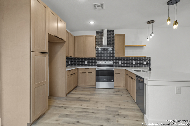 Image 36 of 57 For 125 Dashiell