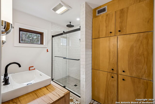 Image 21 of 40 For 299 Live Oak Trail