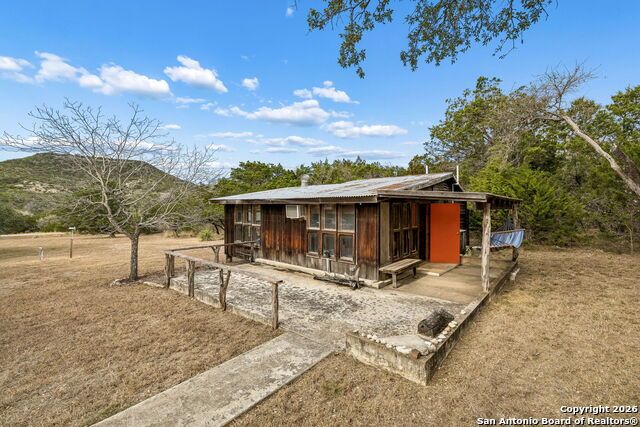 Image 27 of 40 For 299 Live Oak Trail