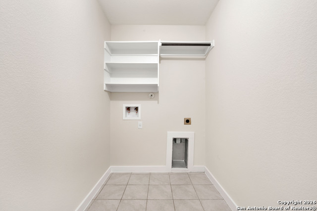 Listing photo id 11 for 17232 Borromeo Avenue