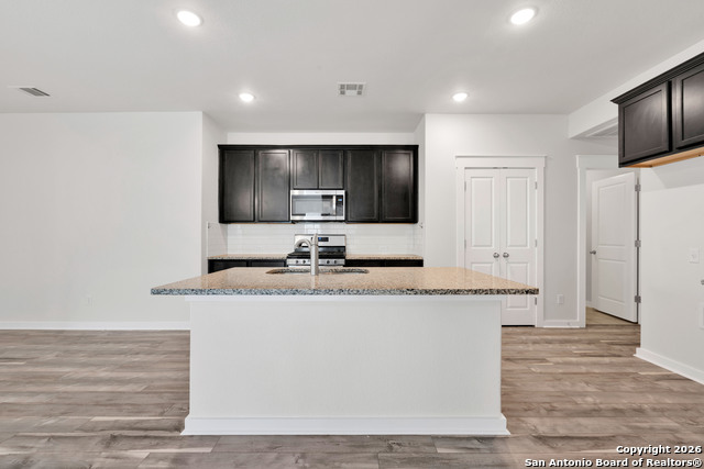 Listing photo id 5 for 17232 Borromeo Avenue