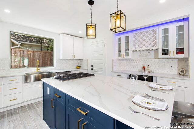 Image 18 of 49 For 423 College Blvd.