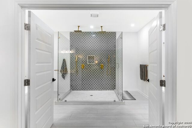 Image 24 of 49 For 423 College Blvd.