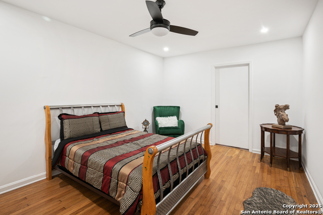 Image 34 of 49 For 423 College Blvd.