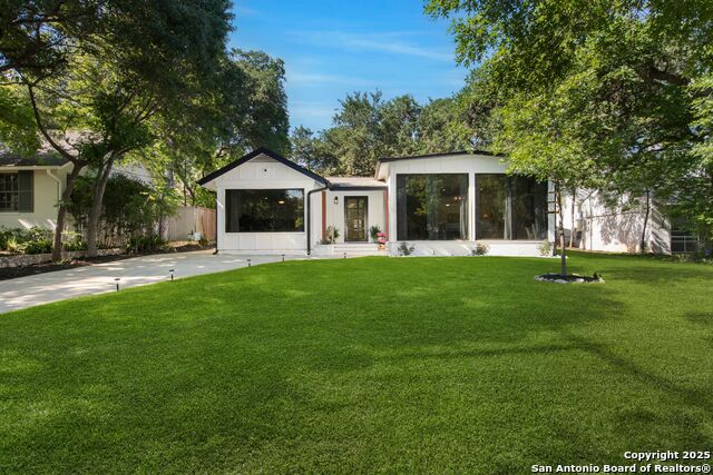 Image 4 of 49 For 423 College Blvd.