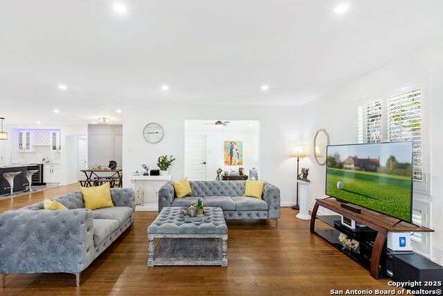 Image 8 of 49 For 423 College Blvd.