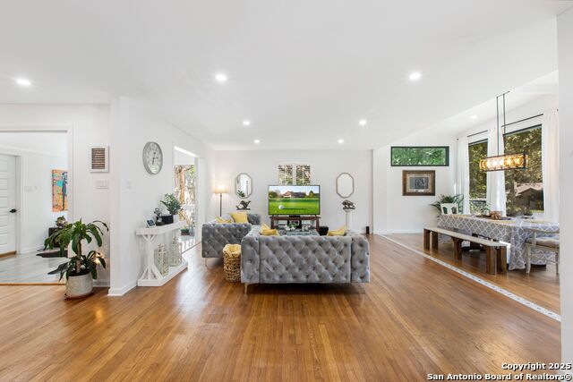 Image 9 of 49 For 423 College Blvd.