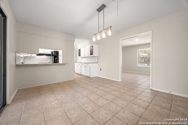 Image 10 of 28 For 221 Windcrest