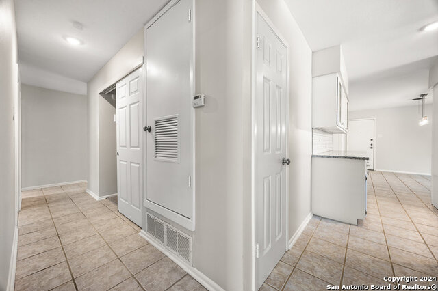 Image 17 of 28 For 221 Windcrest