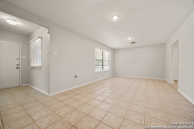 Image 6 of 28 For 221 Windcrest