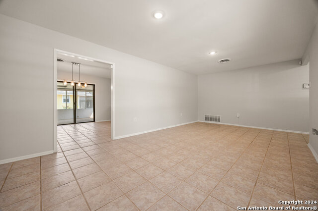 Image 7 of 28 For 221 Windcrest