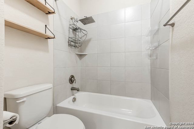 Image 33 of 53 For 17419 Hillsedge