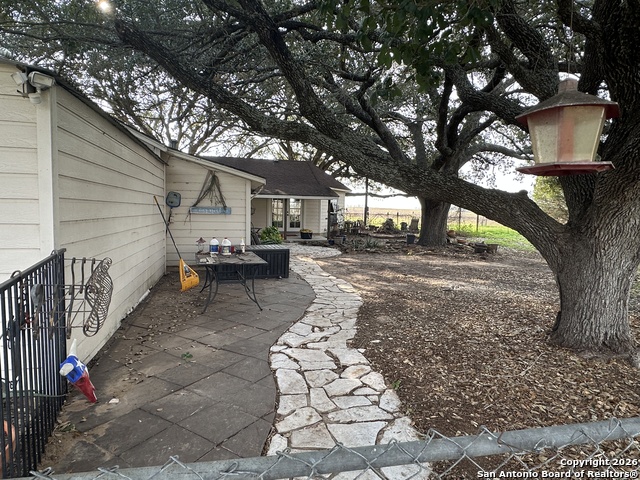 Listing photo id 64 for 11739 County Road 401