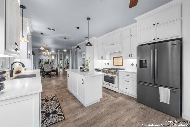 Image 10 of 38 For 35 Galleria  