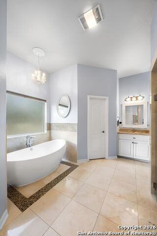 Image 18 of 38 For 35 Galleria  